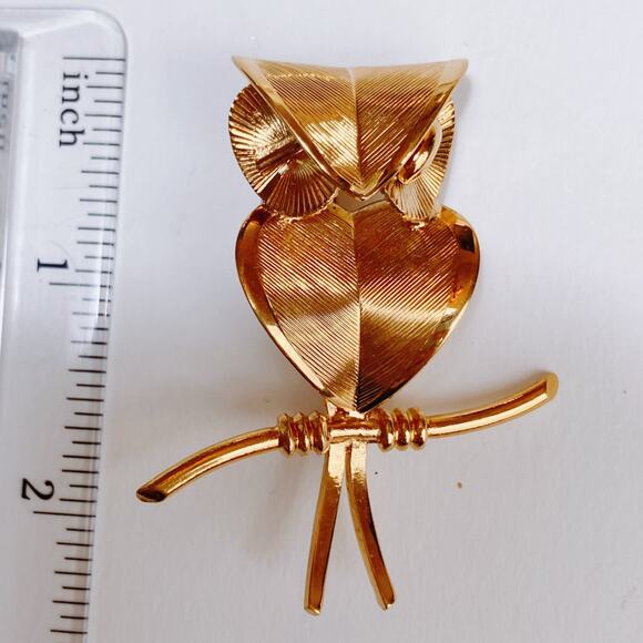 VTG Mid Century Signed Corocraft Gold Tone Owl Brooch Figural Pin 1950s Jewelry - Picture 10 of 10